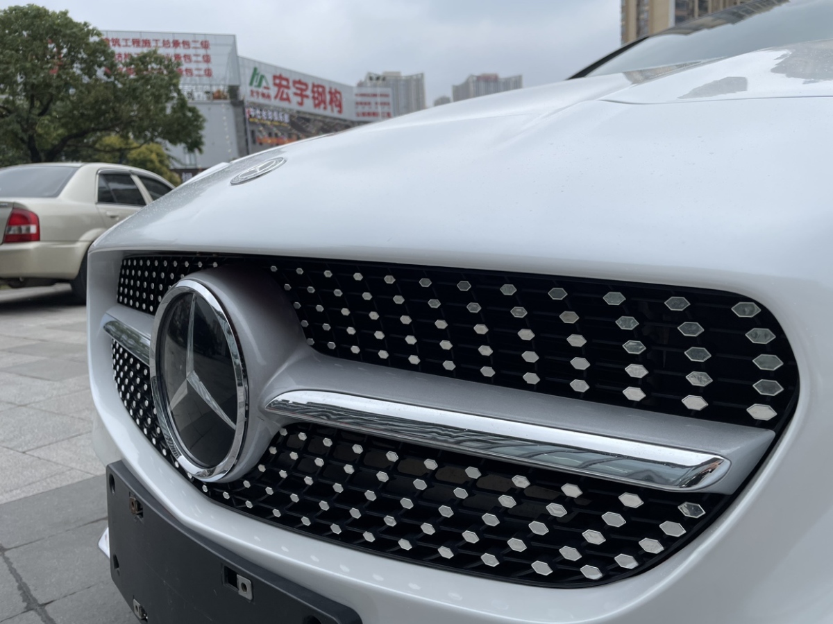 奔驰 奔驰CLA级  2019款 CLA 200 动感型图片