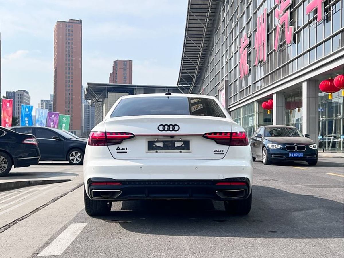 奧迪 奧迪A4L  2020款 40 TFSI quattro 豪華動感型圖片