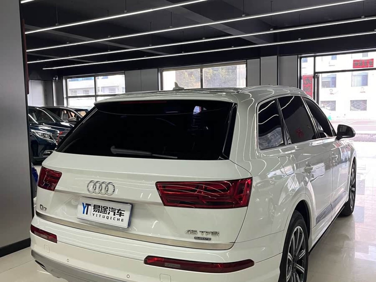 奧迪 奧迪Q7  2016款 45 TFSI S line運(yùn)動(dòng)型圖片