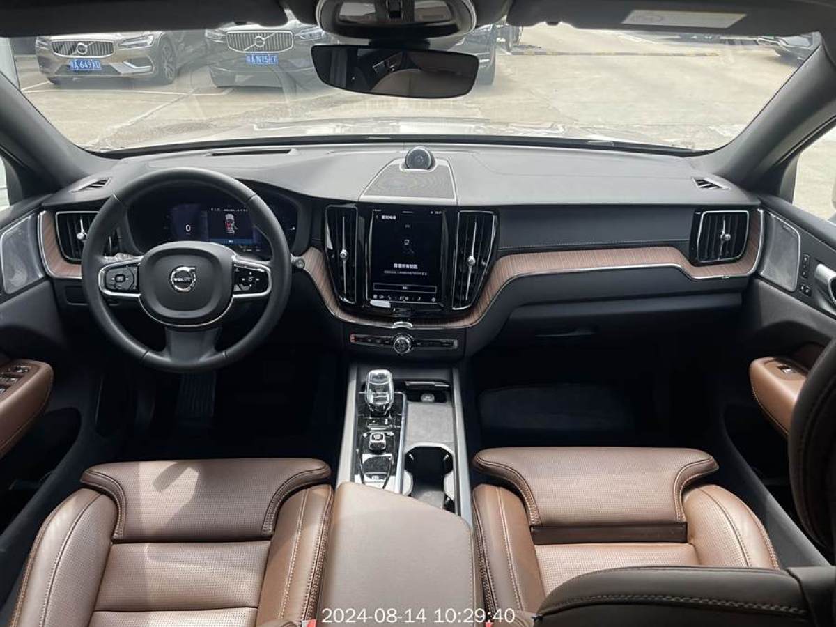 沃爾沃 XC60新能源  2024款 T8 插電混動(dòng) 長(zhǎng)續(xù)航四驅(qū)智雅豪華版圖片