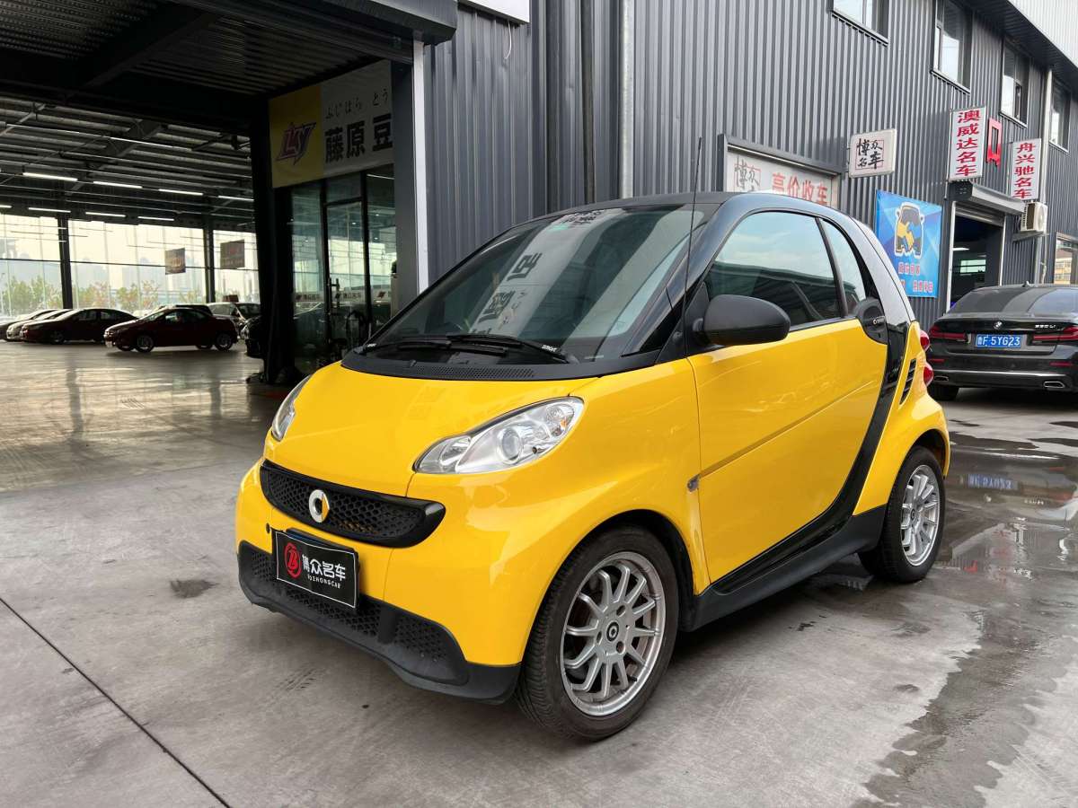 smart fortwo 2014款 1.0 mhd 硬頂新年特別版圖片