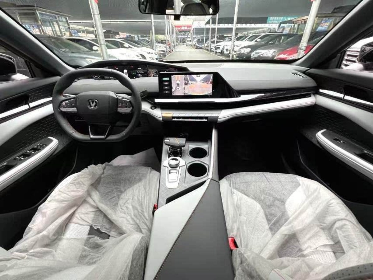 長(zhǎng)安 長(zhǎng)安UNI-V 智電iDD  2024款 藍(lán)鯨智電iDD 136km 智尊型圖片