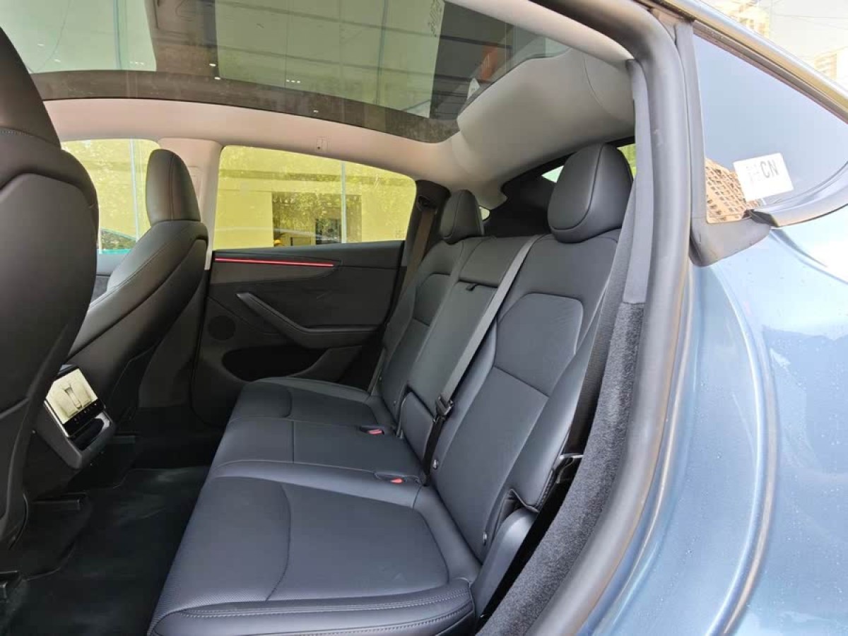 特斯拉 Model Y  2025款 長續(xù)航全輪驅(qū)動(dòng)版圖片