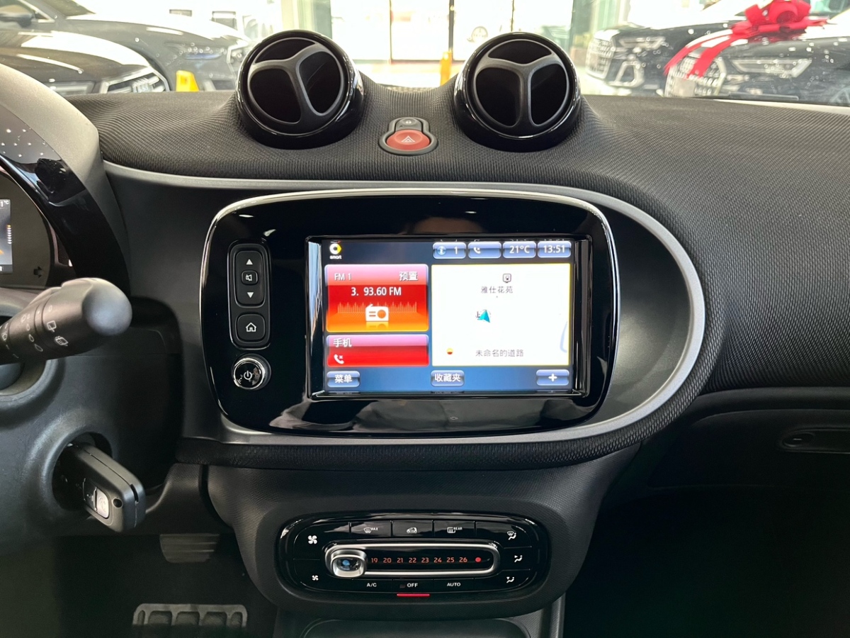 2019年10月smart fortwo  2019款 0.9T 66千瓦硬頂動(dòng)擎版 國(guó)VI