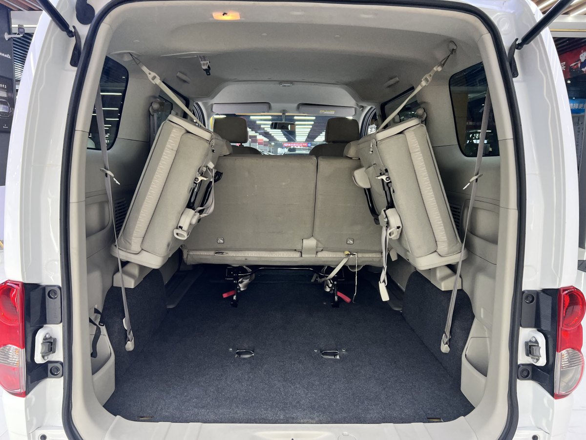 日產(chǎn) NV200  2018款 1.6L CVT豪華型圖片
