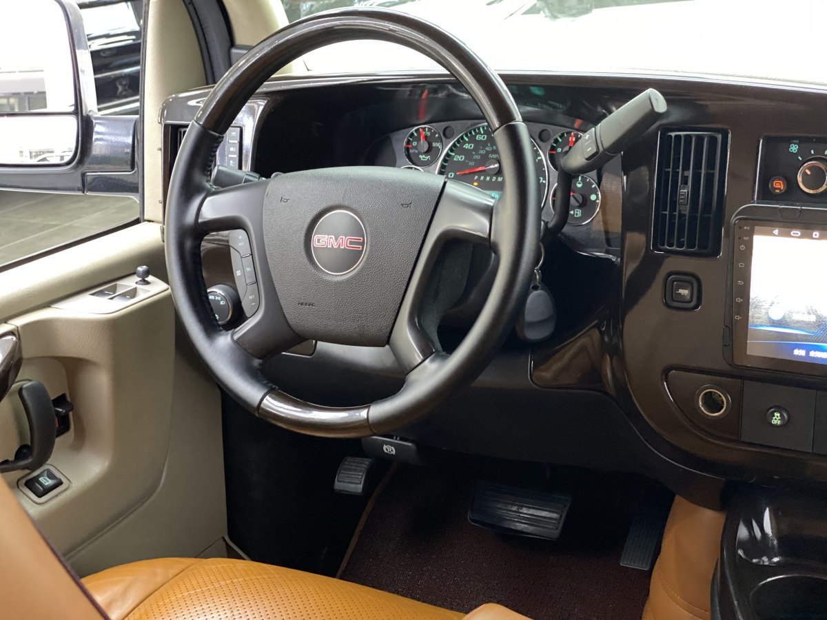 GMC SAVANA  2012款 6.0L 總裁級隱私屏版圖片