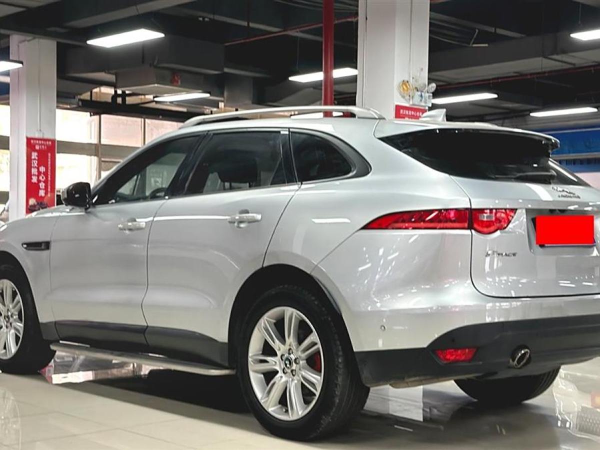 2018年6月捷豹 F-PACE  2016款 2.0T 兩驅(qū)都市尊享版