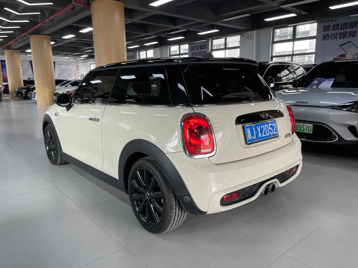 2017年12月MINI CLUBMAN  2016款 改款 2.0T COOPER S