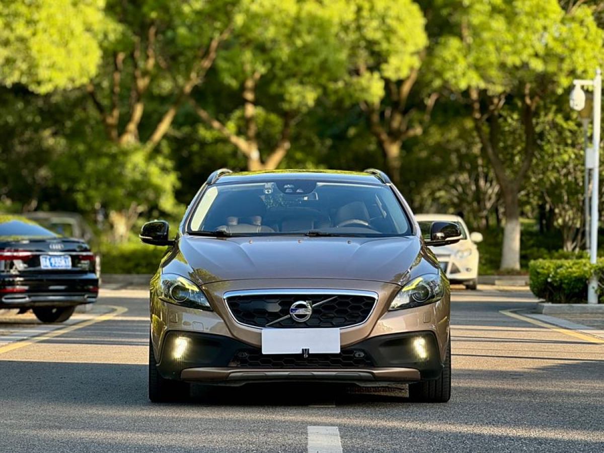 沃爾沃 V40  2014款 Cross Country T5 AWD 智尊版圖片