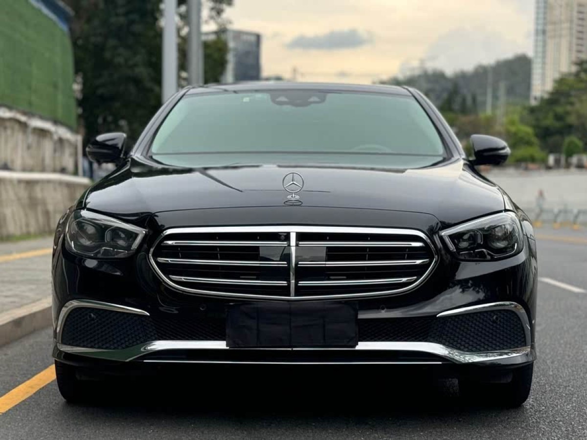 奔馳 奔馳E級  2021款 改款 E 300 L 尊貴型圖片
