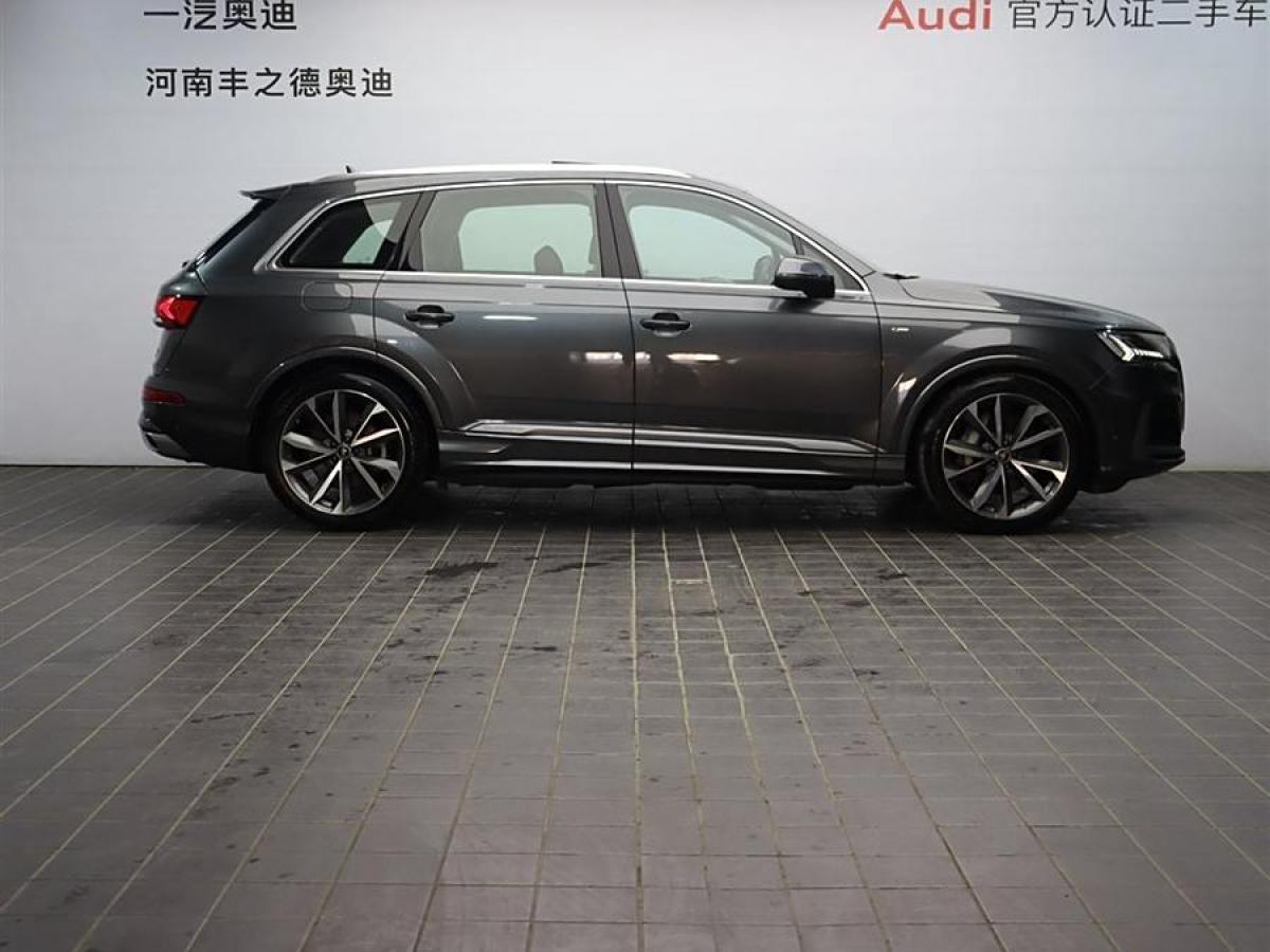 奧迪 奧迪Q7  2023款 55 TFSI quattro S line運(yùn)動(dòng)型圖片