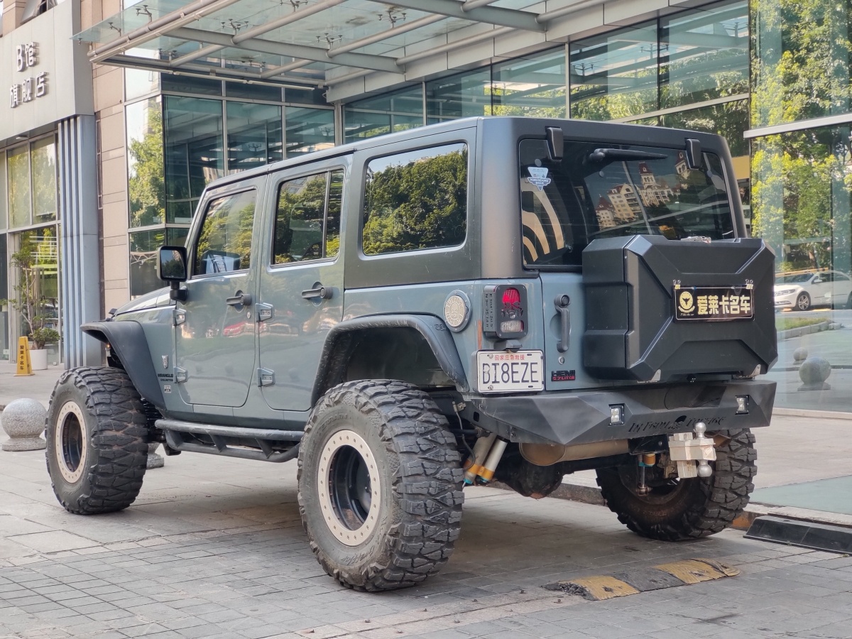 Jeep 牧馬人  2015款 3.0L Sahara 四門舒享版圖片