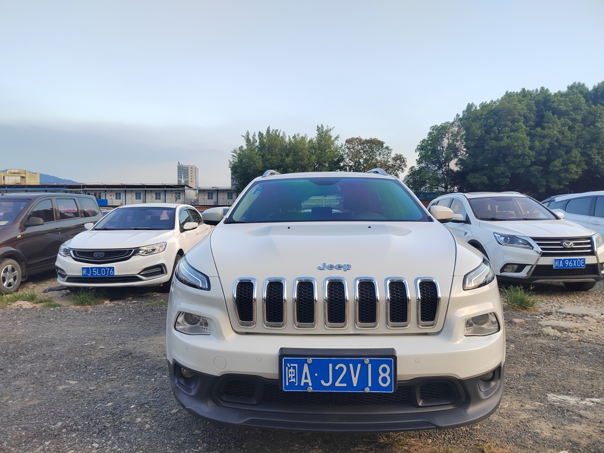 Jeep 自由光  2016款 2.4L 領(lǐng)先版圖片