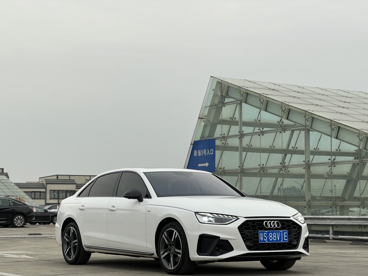 奧迪 奧迪A4L  2022款 40 TFSI 豪華動感型圖片