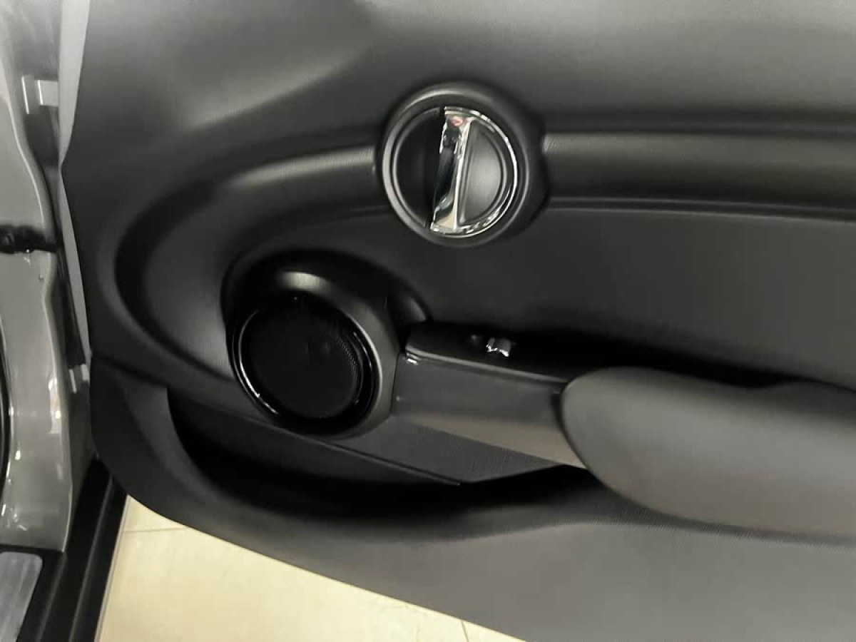 MINI MINI  2015款 1.2T ONE 五門版圖片