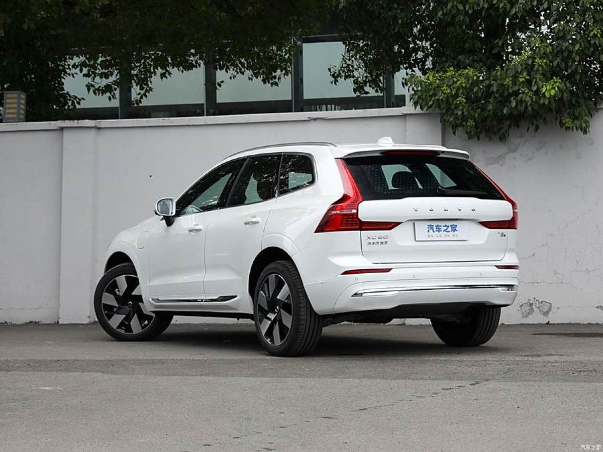 沃爾沃 XC60新能源  2024款 T8 插電混動 長續(xù)航四驅(qū)智雅豪華版圖片