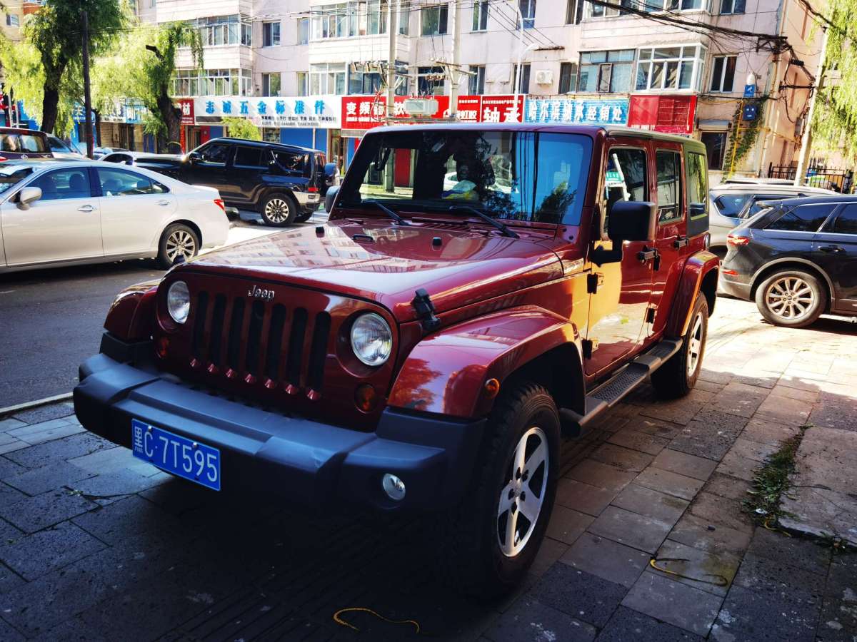 Jeep 牧马人  2012款 3.6L Sahara 四门版图片