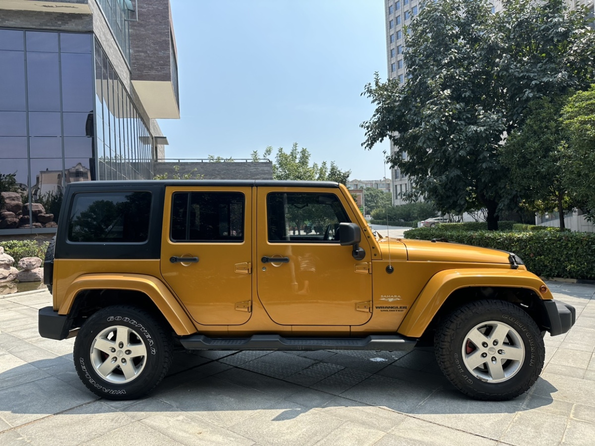 Jeep 牧馬人  2014款 3.0L Sahara 四門版圖片