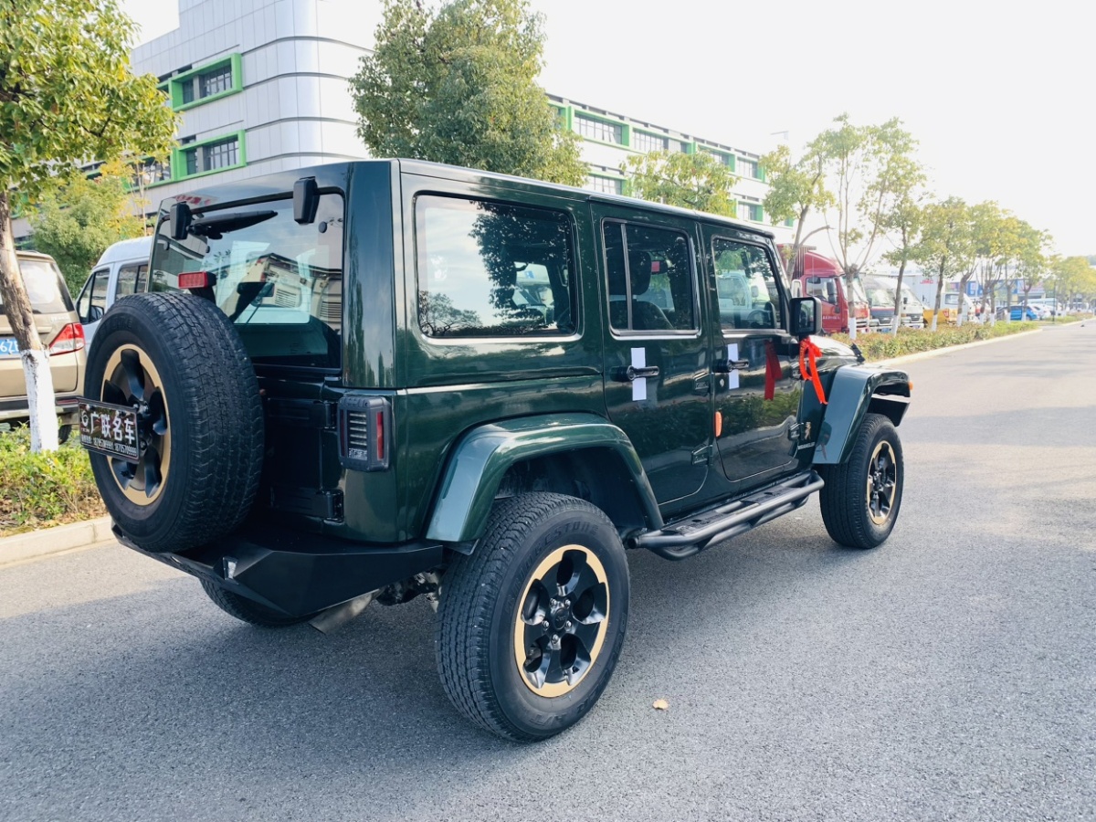 2014年9月Jeep 牧马人  2014款 3.6L 龙腾典藏版