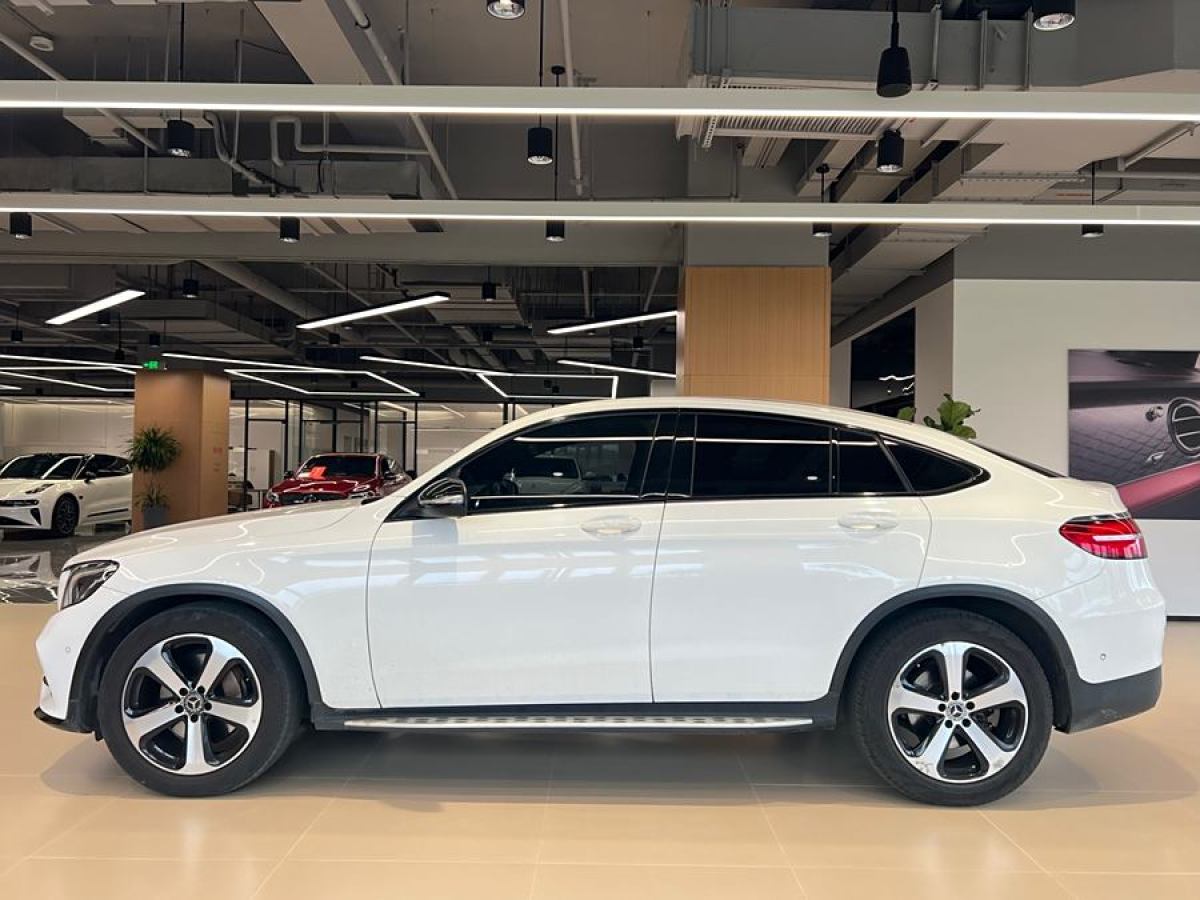 奔馳 奔馳GLC  2023款 GLC 300 4MATIC 轎跑SUV圖片