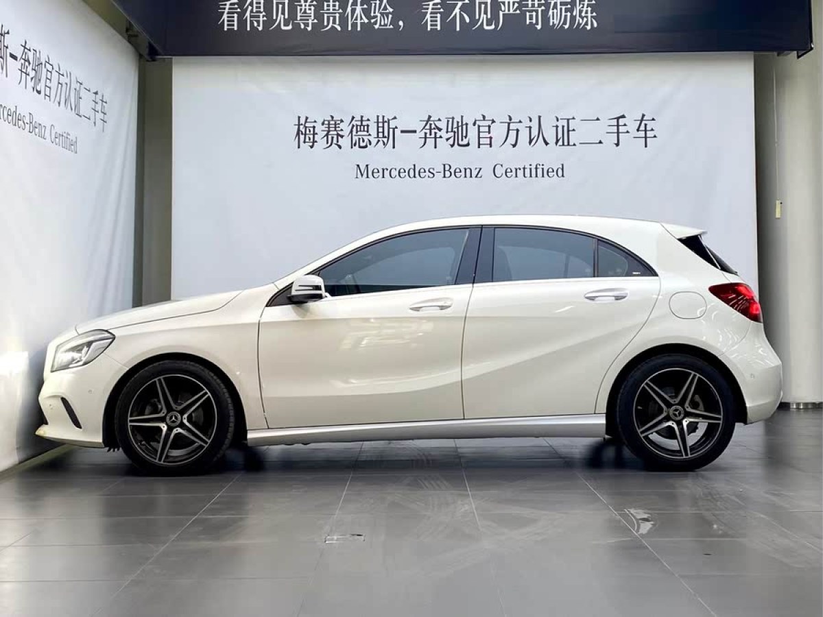 奔馳 奔馳A級(jí)  2017款 改款 A 200 動(dòng)感型圖片