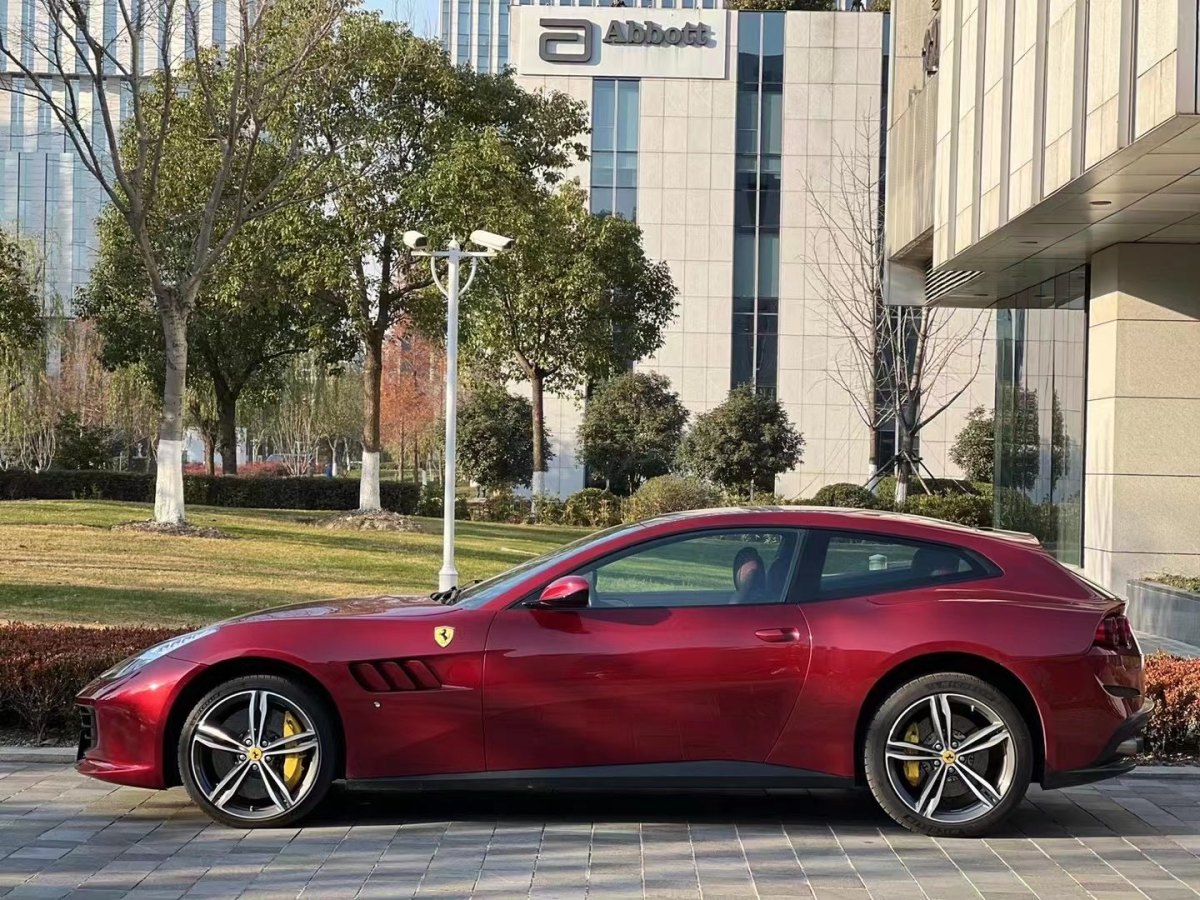 法拉利 gtc4lusso 2016款 6.3l v12圖片