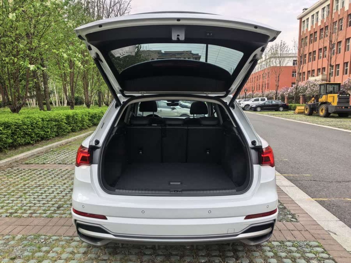 奧迪 奧迪Q3  2022款 35 TFSI 時(shí)尚動(dòng)感型圖片