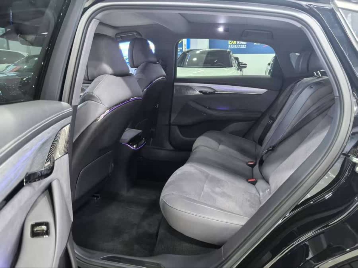 嵐圖 嵐圖追光  2024款 PHEV 四驅(qū)超長續(xù)航旗艦版圖片