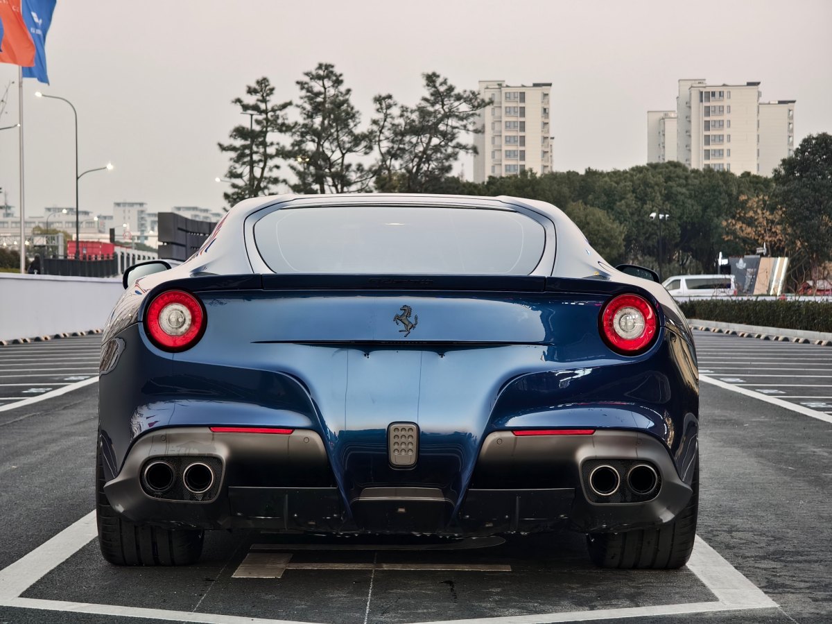 法拉利 F12berlinetta  2013款 6.3L 標(biāo)準(zhǔn)型圖片