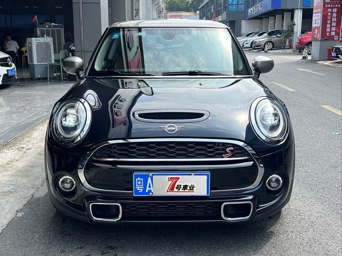 MINI MINI  2019款 2.0T COOPER S 藝術(shù)家圖片