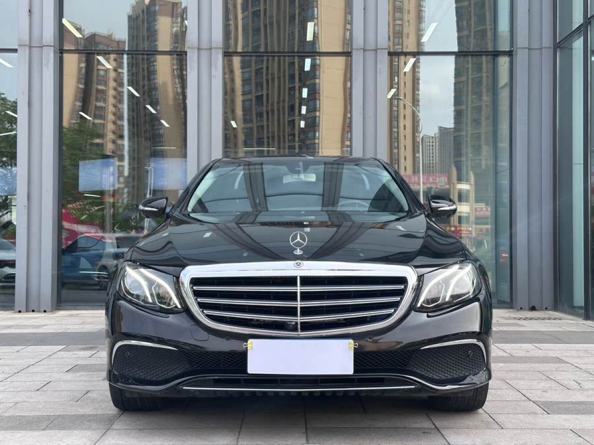 奔馳 奔馳E級  2020款 改款 E 300 L 時尚型圖片
