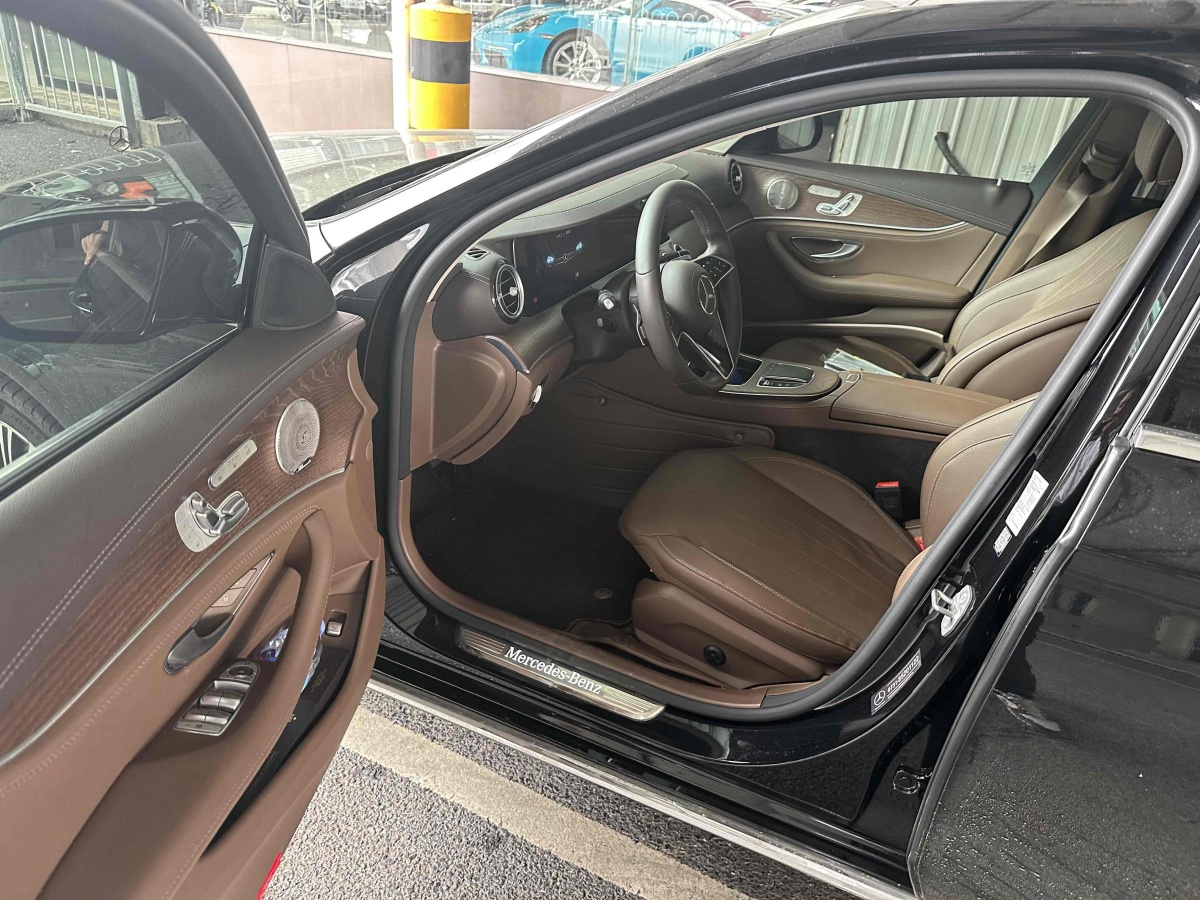 奔馳 奔馳E級  2023款 改款 E 300 L 豪華型圖片