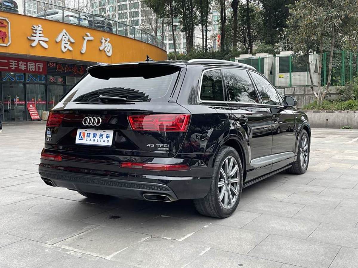 2017年12月奧迪 奧迪Q7  2018款 45 TFSI 尊貴型