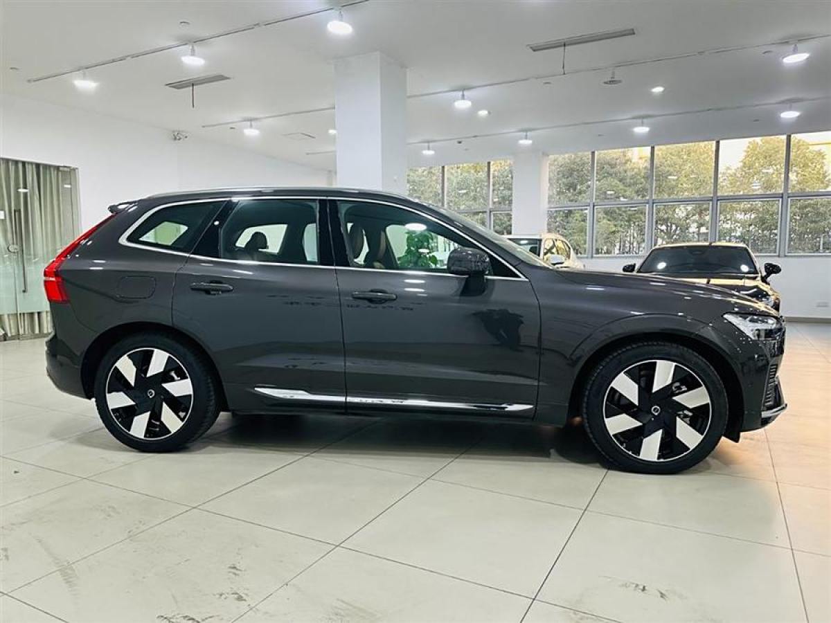 沃爾沃 XC60新能源  2024款 T8 插電混動 長續(xù)航四驅(qū)智雅豪華版圖片