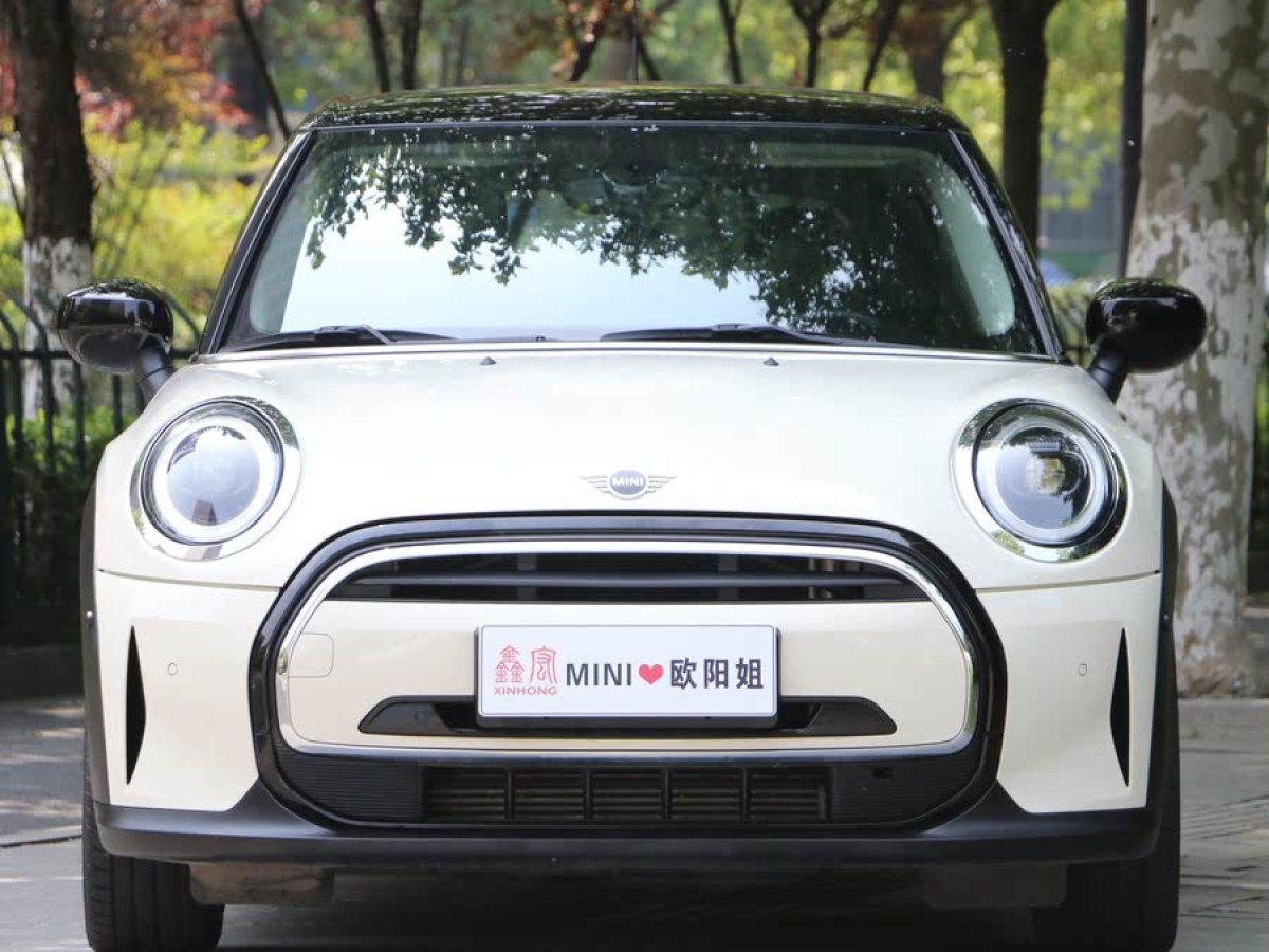 MINI MINI  2022款 改款 1.5T COOPER 經(jīng)典派 五門版圖片