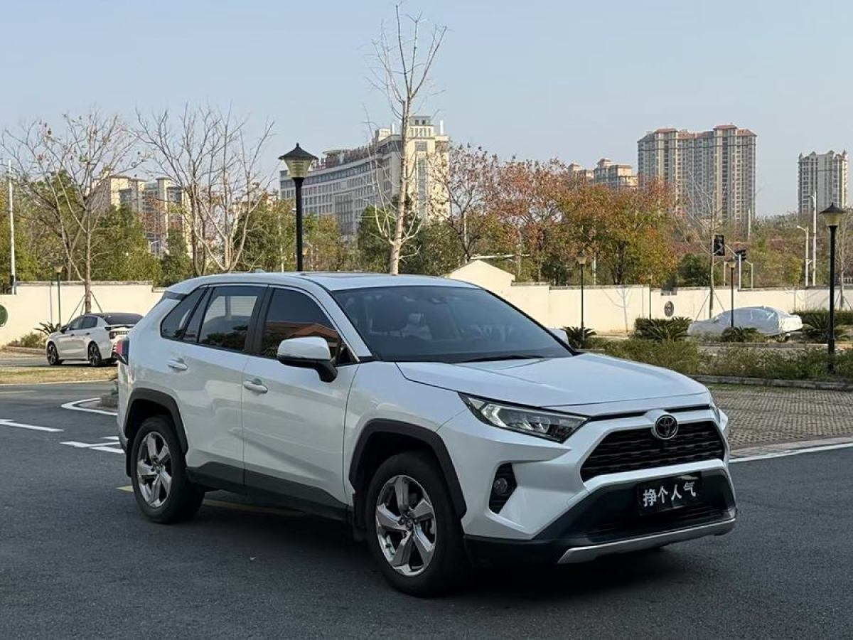 豐田 RAV4榮放  2022款 2.0L CVT兩驅(qū)風尚版圖片