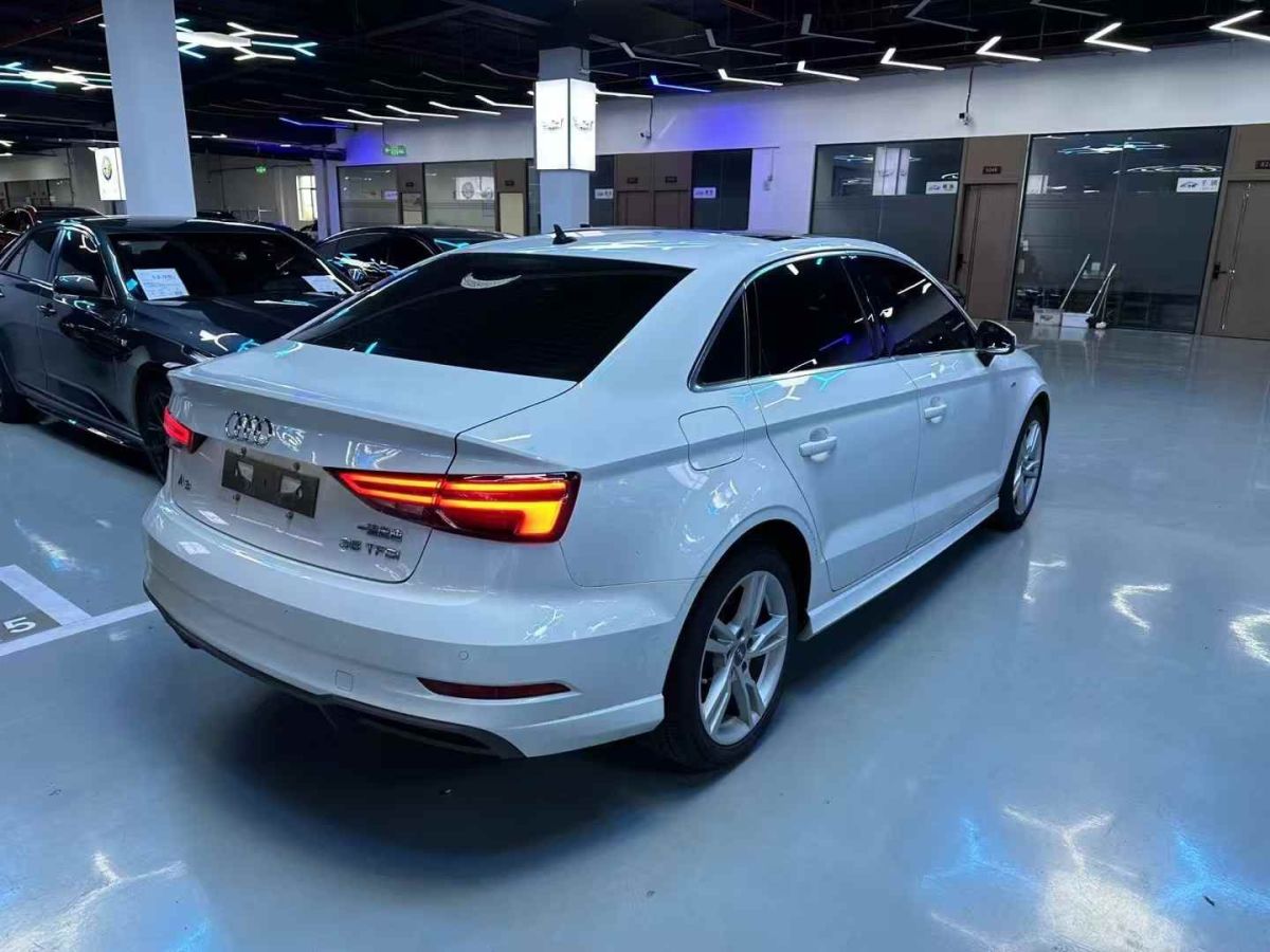 奧迪 奧迪A3  2020款 Limousine 35 TFSI 進(jìn)取型圖片