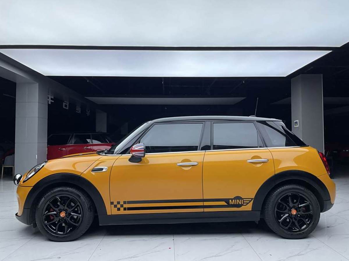 MINI MINI  2015款 1.5T COOPER Excitement 五門版圖片