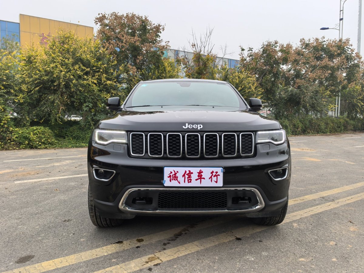 Jeep 大切諾基  2020款 3.0L 精英導(dǎo)航版圖片