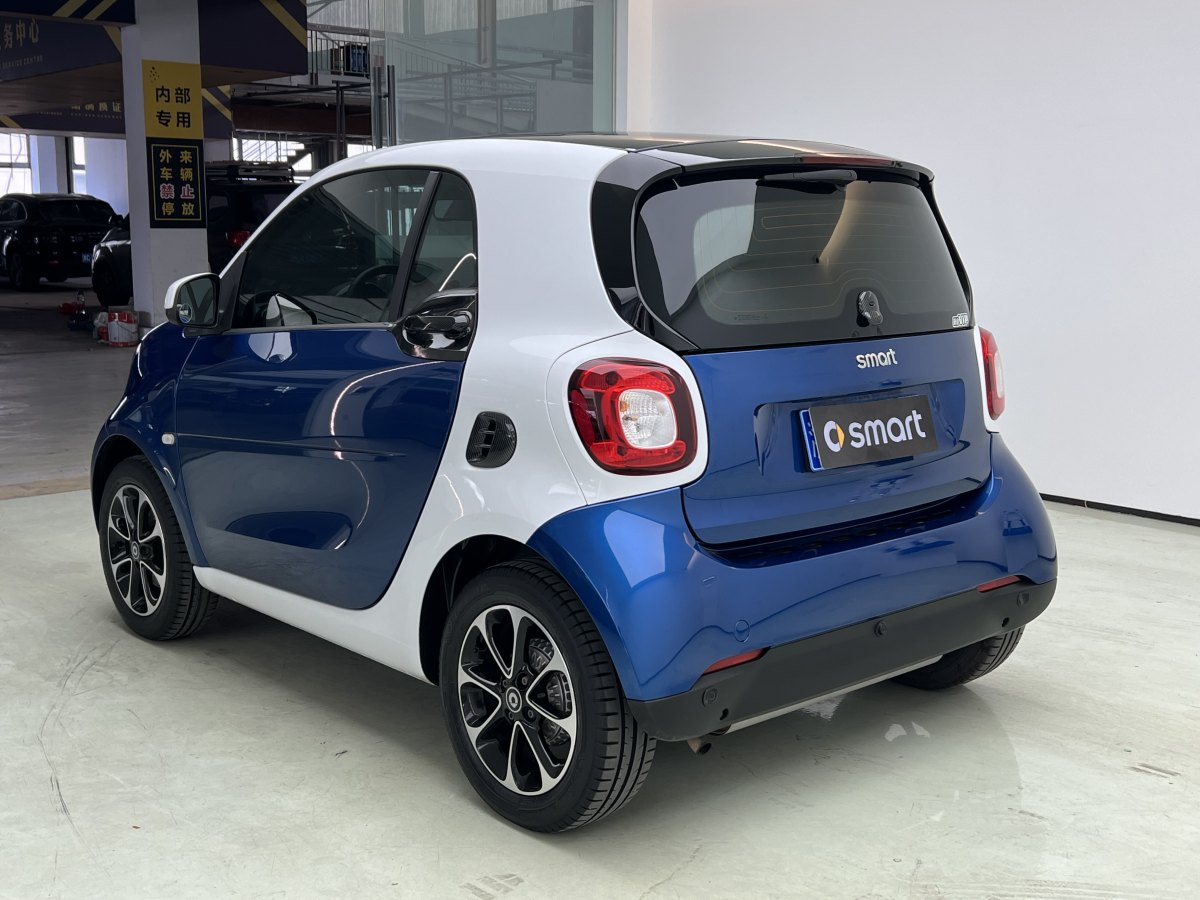 smart fortwo  2011款 1.0 MHD 硬頂激情版圖片