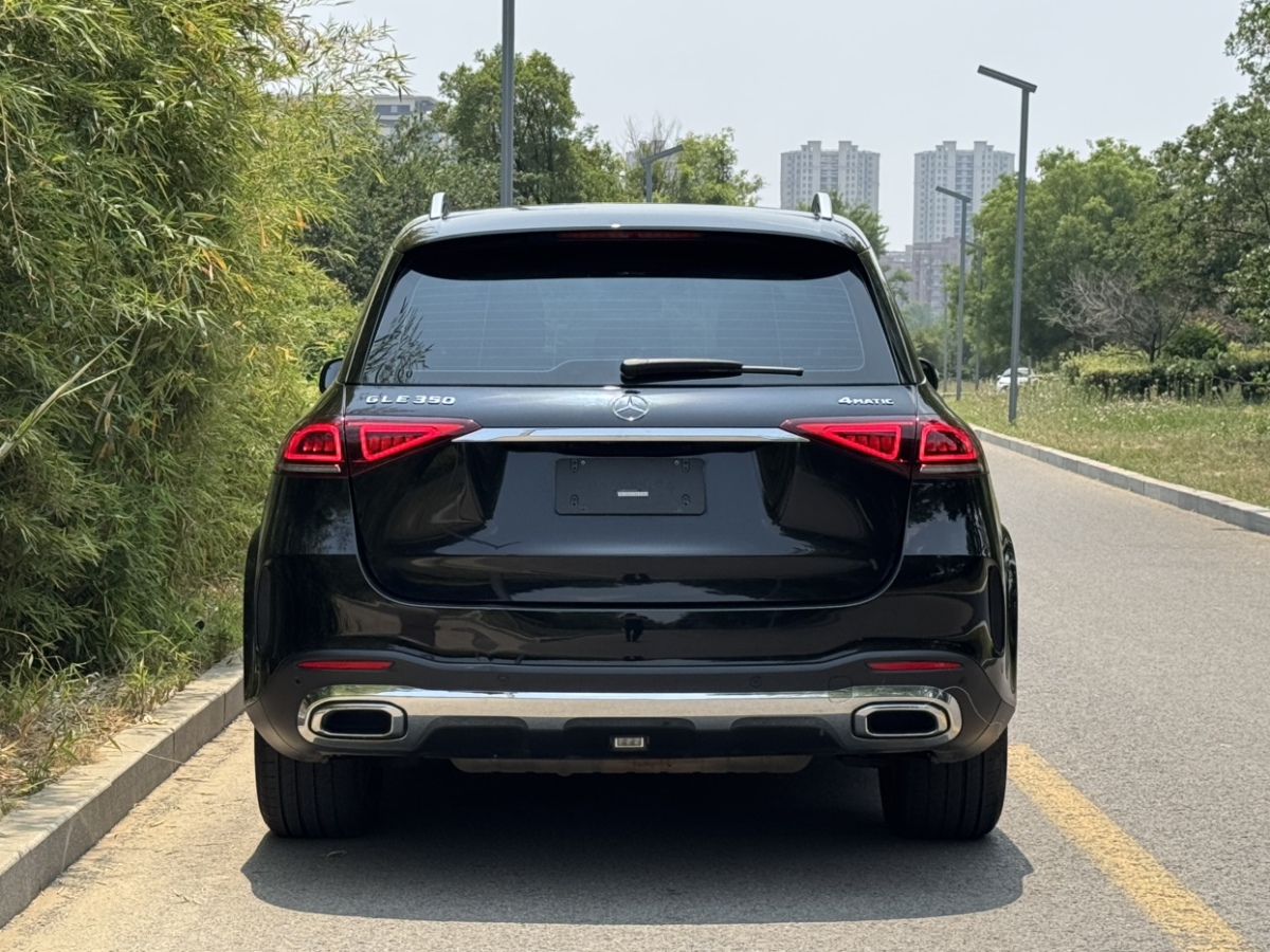 奔馳 奔馳GLE  2020款 改款 GLE 350 4MATIC 時(shí)尚型圖片