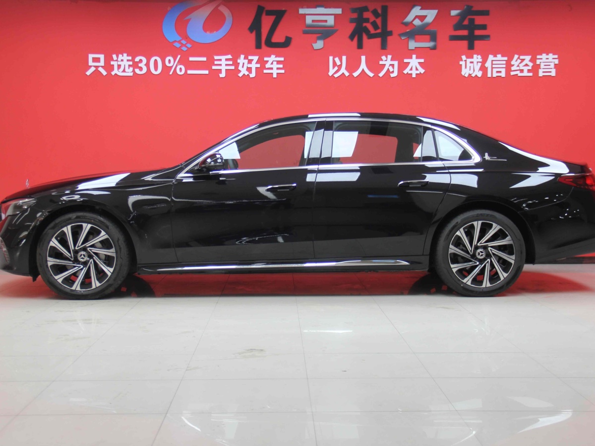 奔馳 奔馳E級(jí)  2019款 改款 E 300 L 豪華型圖片