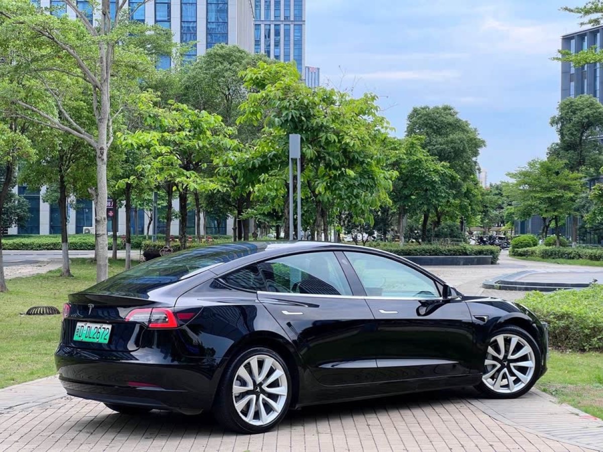 特斯拉 Model 3  2020款 改款 標(biāo)準(zhǔn)續(xù)航后驅(qū)升級(jí)版圖片