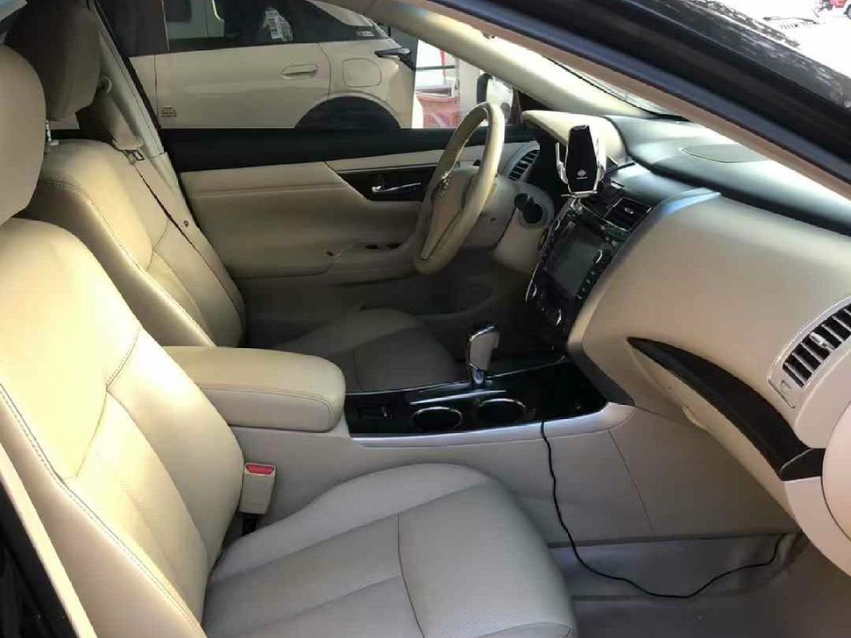 日產(chǎn) 天籟  2013款 2.0L XE時尚版圖片