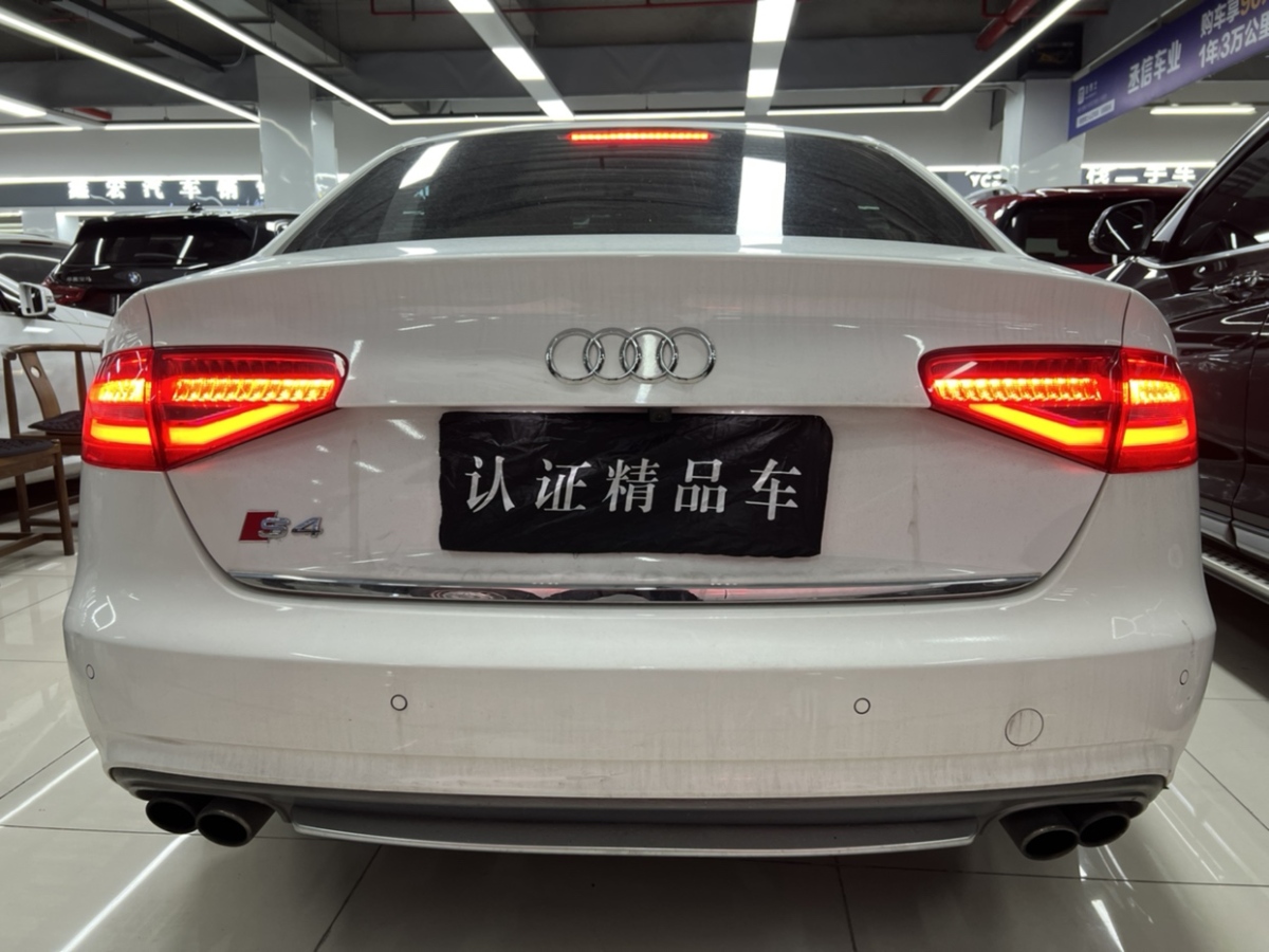 奧迪 奧迪A4L  2013款 35 TFSI 自動(dòng)標(biāo)準(zhǔn)型圖片