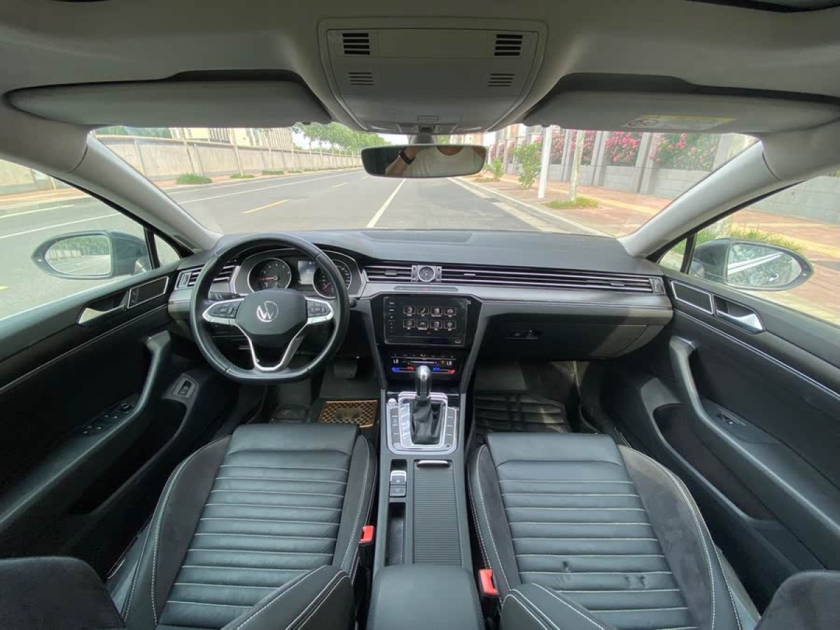 大眾 邁騰  2020款 330TSI DSG 領(lǐng)先型圖片