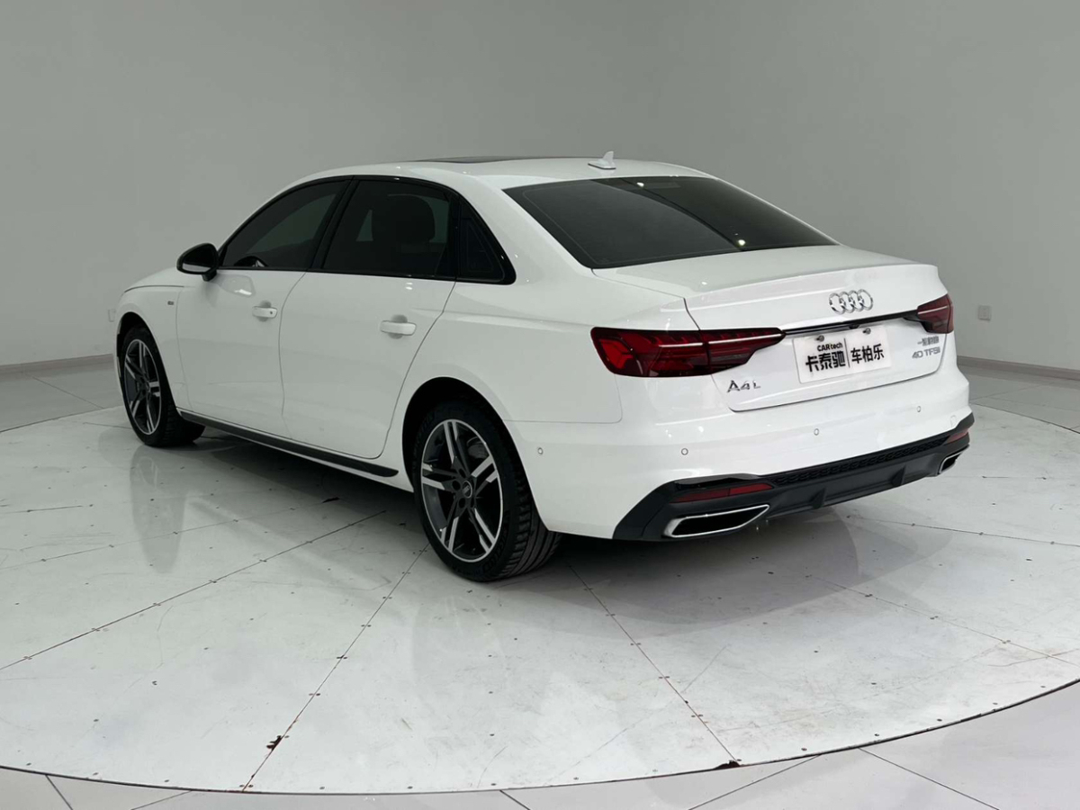 奧迪 奧迪A4L  2022款 40 TFSI 豪華動感型圖片