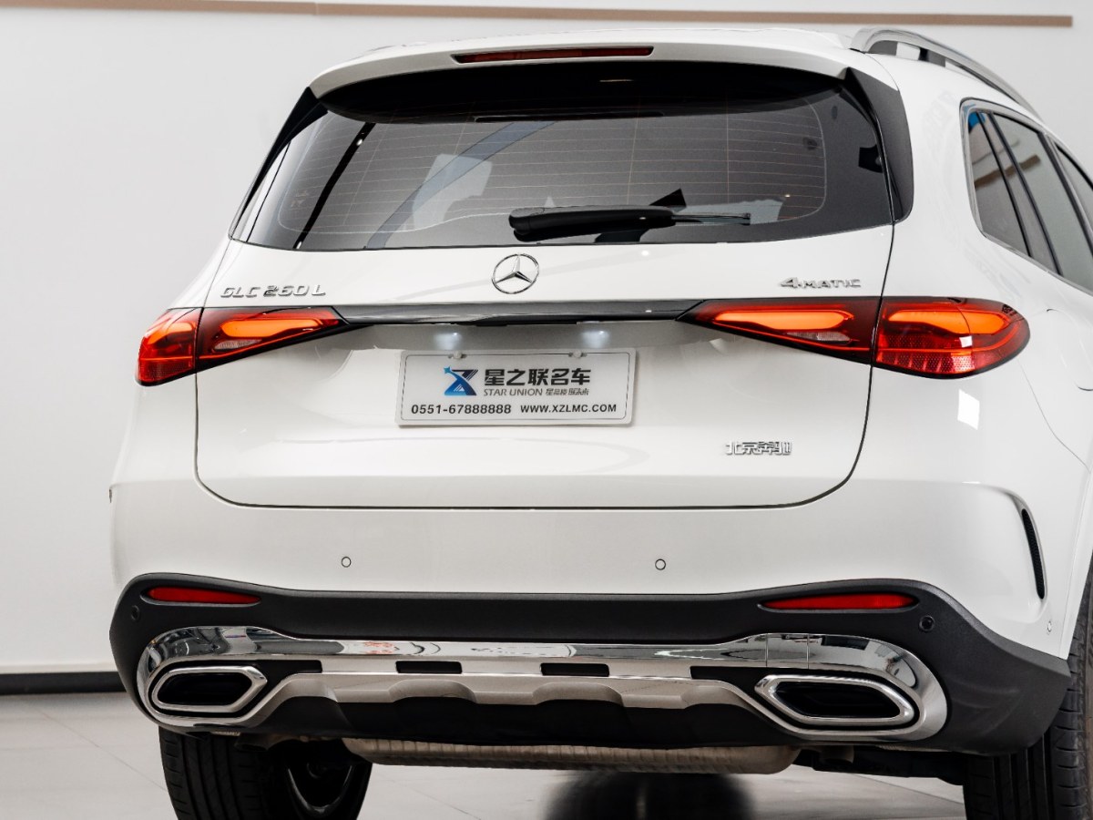 奔驰 奔驰GLC  2023款 改款 GLC 260 L 4MATIC 豪华型 7座图片