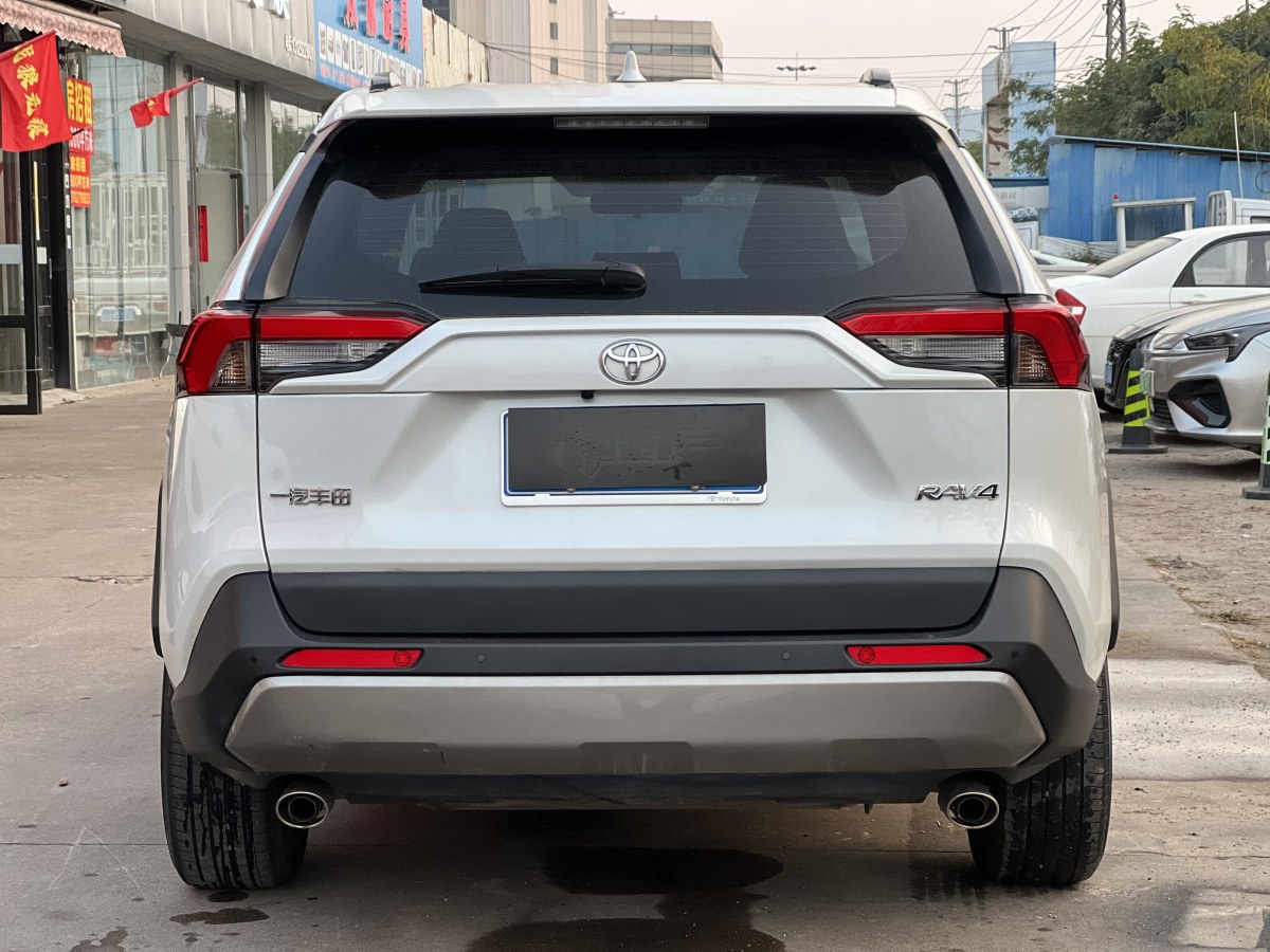 2023年11月豐田 RAV4  2018款 榮放 2.0L CVT兩驅(qū)風(fēng)尚版