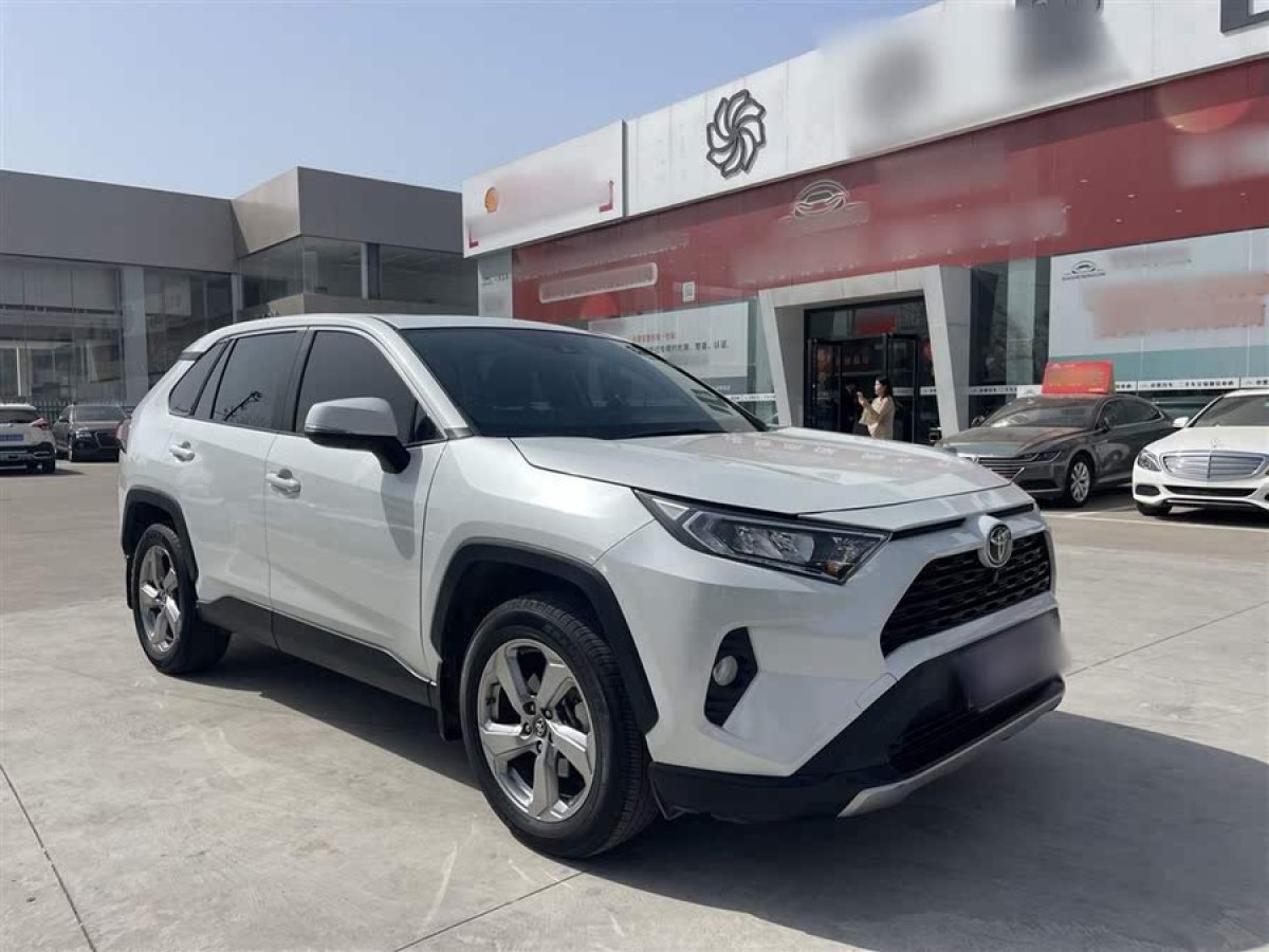 2022年5月豐田 RAV4榮放  2022款 2.0L CVT兩驅(qū)風(fēng)尚Plus版